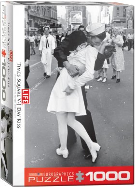 V-J Day Kiss in Times Square by Alfred Eisenstaedt (6000-0820)