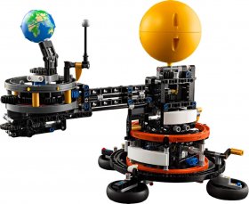 Planet Earth and Moon in Orbit (lego-42179)