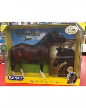 War Horse Joey - Traditional scale horse with book (1489)